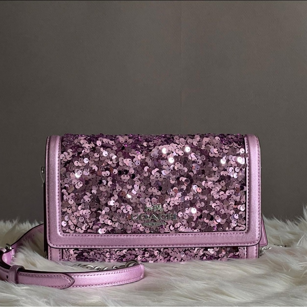 CQ526 - Coach Flap Clutch Crossbody